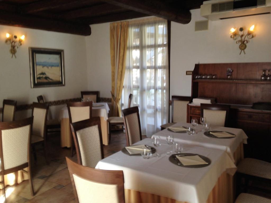 Albergo Giardino Sannazzaro de' Burgondi Exterior foto